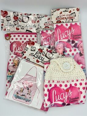 NEW I Love Lucy Kitchen Bundle Apron Oven Mitts Pot Holder Kitchen Towel Gift